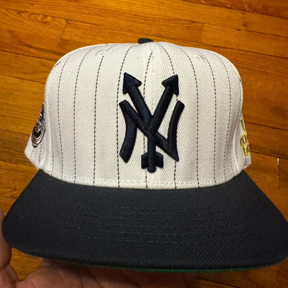 Unconventional New York Yankees SnapBack Brand New Never Worn